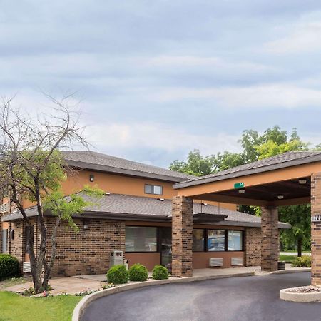 Days Inn By Wyndham Stoughton Wi. Zewnętrze zdjęcie