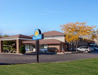 Days Inn By Wyndham Stoughton Wi. Zewnętrze zdjęcie